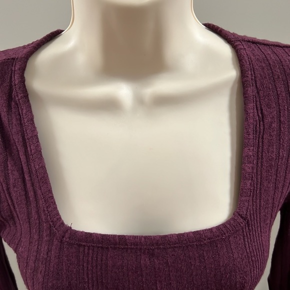 MUDD Women's Ribbed LongSleeve Cranberry Top - Picture 2 of 7